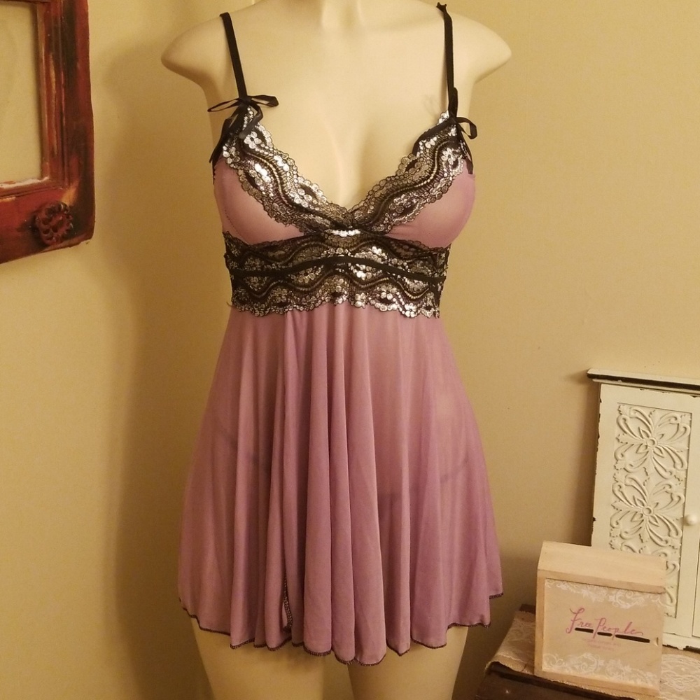 Nighty - Picture 3 of 6